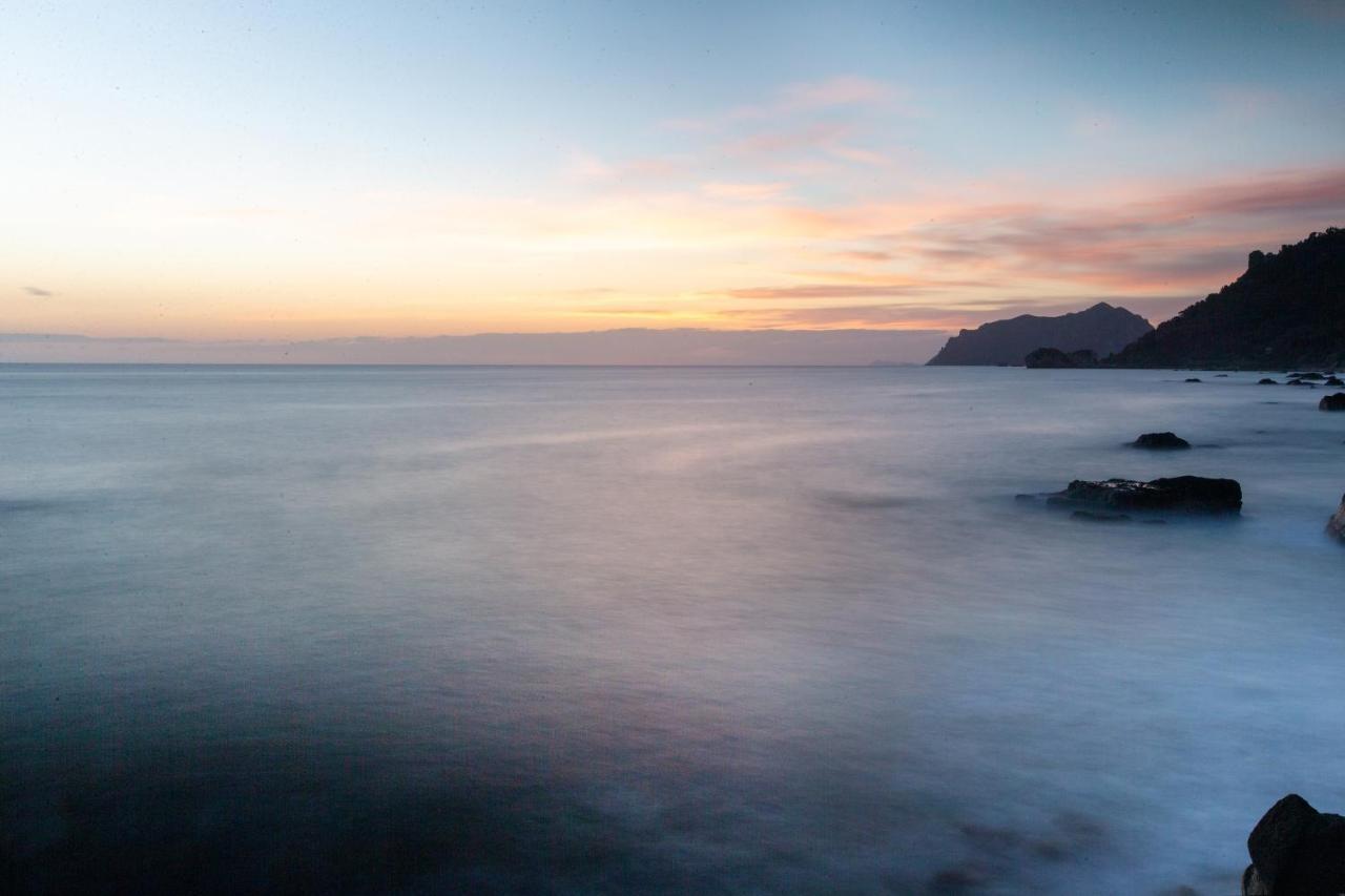 Black Rocks Family, Luxury Seafront Beach Maisonette Agios Gordios  Exterior foto