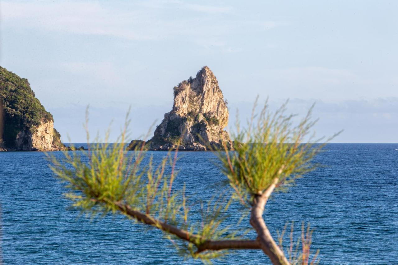 Black Rocks Family, Luxury Seafront Beach Maisonette Agios Gordios  Exterior foto